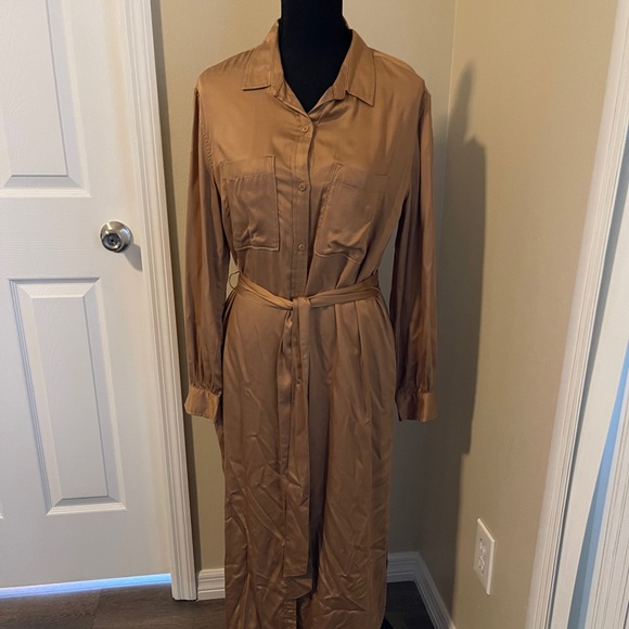 Old Navy Dresses & Skirts - Old Navy belted button up shirt dress golden brown size medium